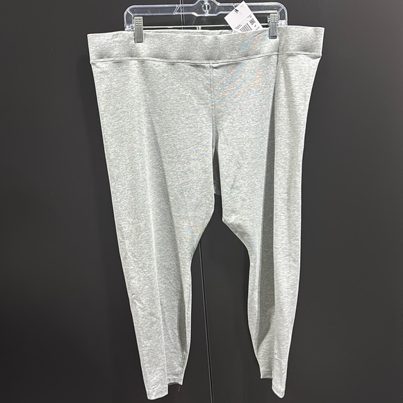 Nike Tight Fit Mid Rise 7/8 length,elastic band waist, embroidered Swoosh logo - Picture 1 of 6